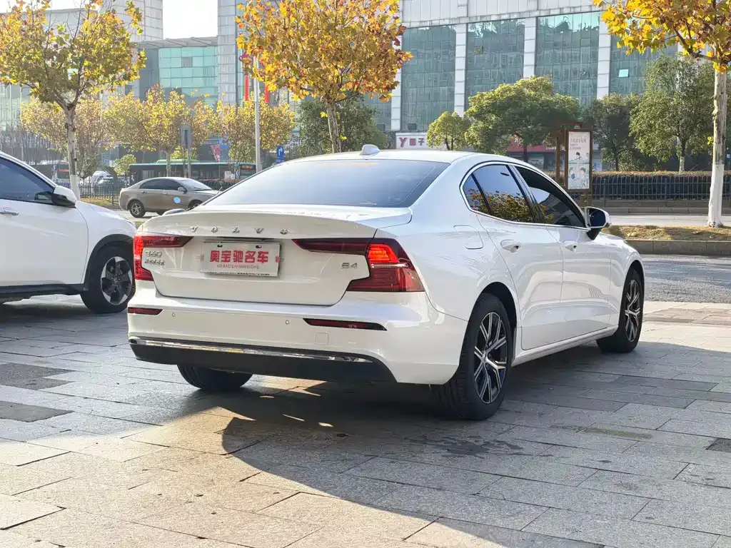 Volvo S60 2025 из CN, фото 6