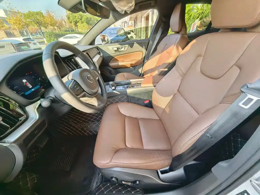 Volvo S60 2025 из CN, фото 9