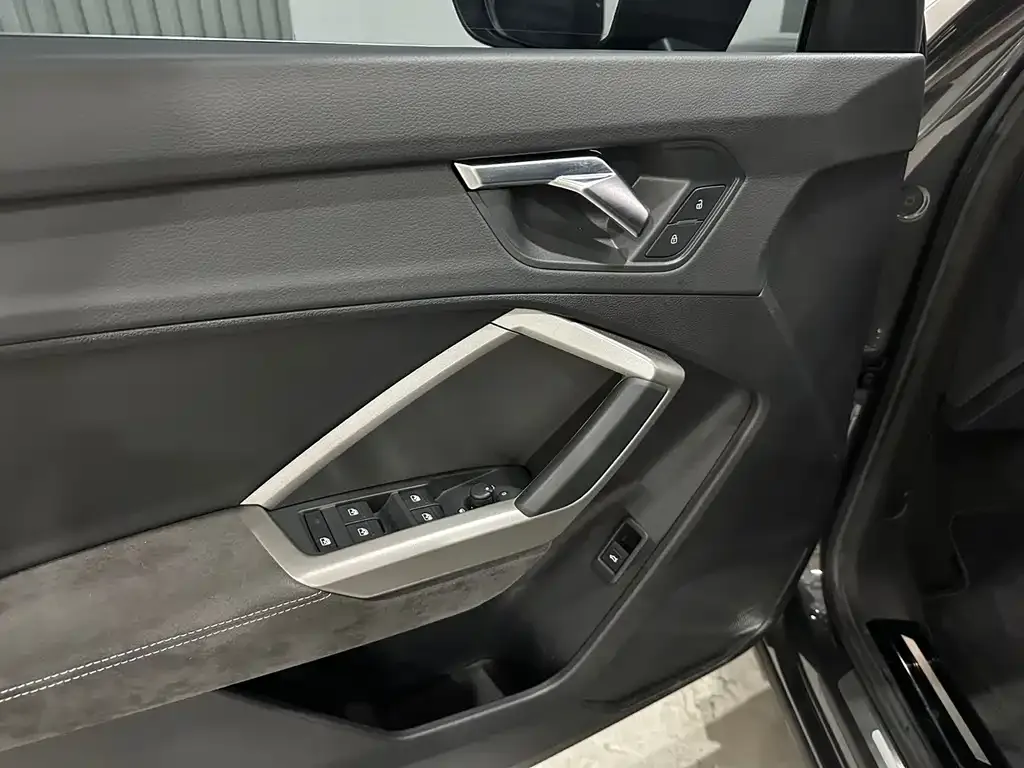 Audi Q3 2021 из CN, фото 10