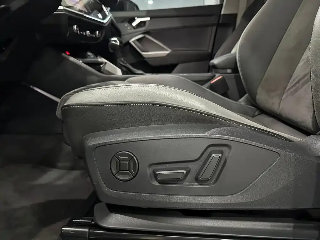 Audi Q3 2021 из CN, фото 8