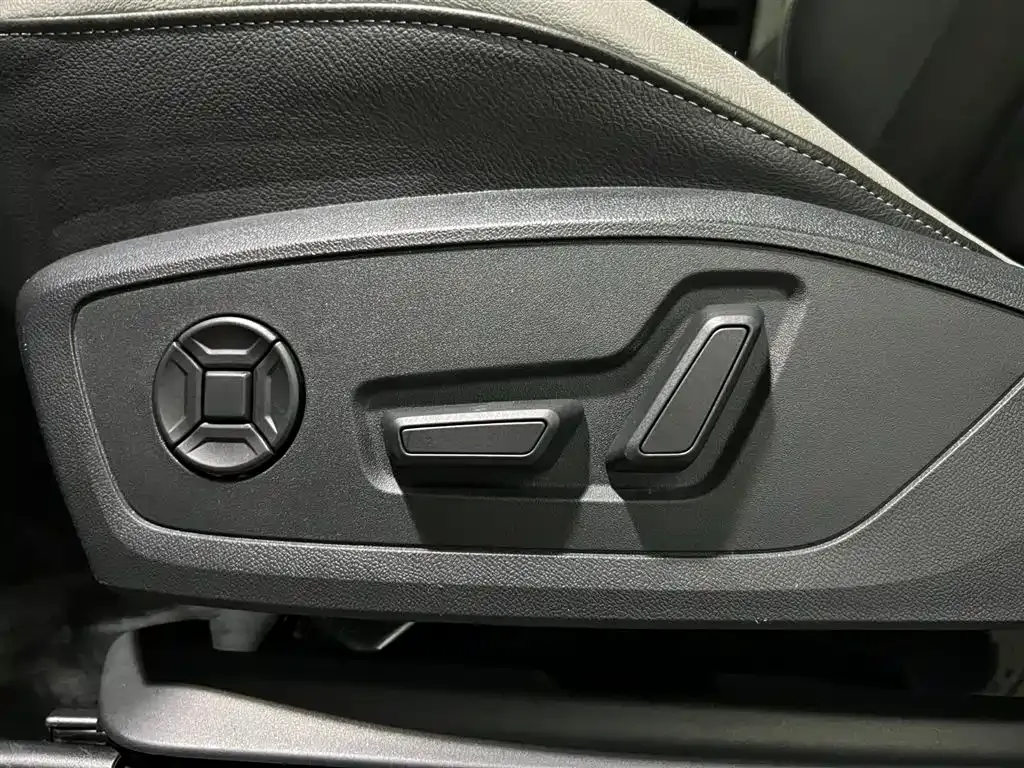Audi Q3 2021 из CN, фото 10