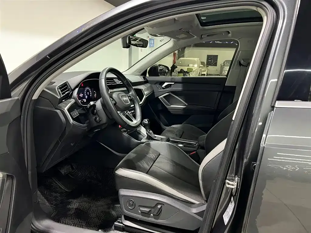 Audi Q3 2021 из CN, фото 9