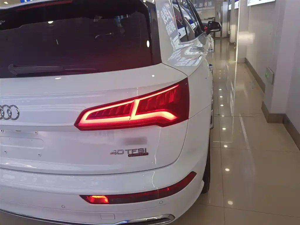 Audi Q5L 2021 из CN, фото 2