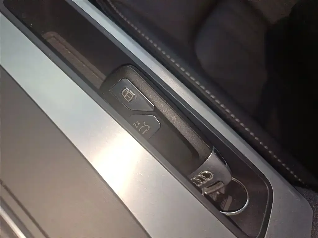 Audi Q5L 2021 из CN, фото 4