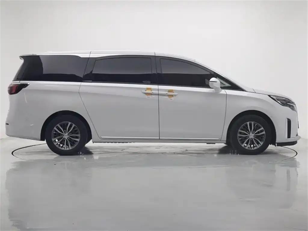 Buick GL8 2023 из CN, фото 9