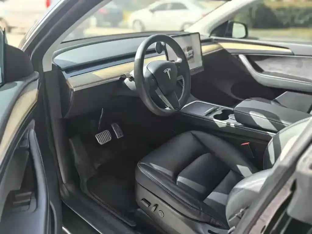 Tesla Model Y 2023 из CN, фото 4
