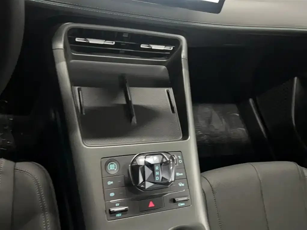 BYD Qin PLUS 2025 из CN, фото 10