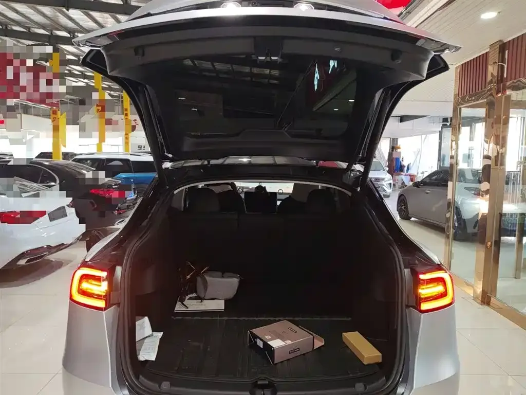Tesla Model Y 2025 из CN, фото 8