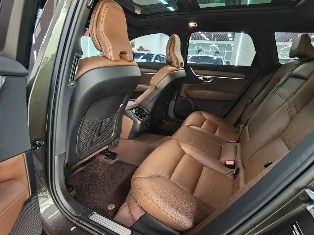 Volvo V90 2021 из CN, фото 9