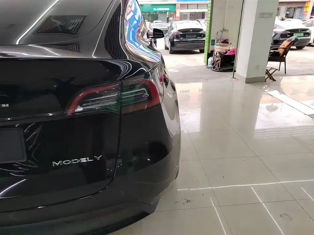 Tesla Model Y 2024 из CN, фото 5