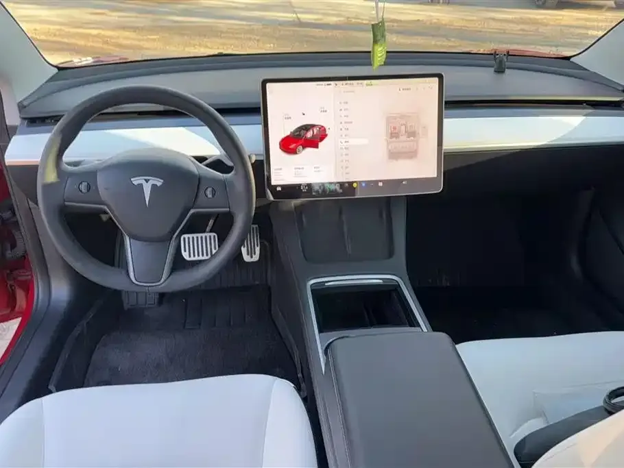 Tesla Model 3 — фото 8