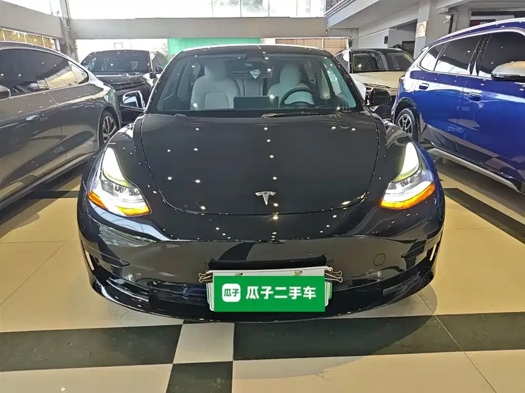 Tesla Model 3 — фото 4