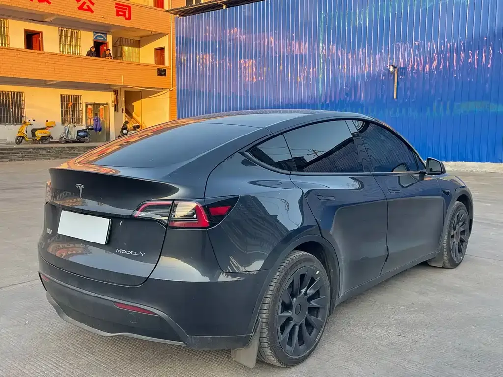 Tesla Model Y 2024 из CN, фото 5
