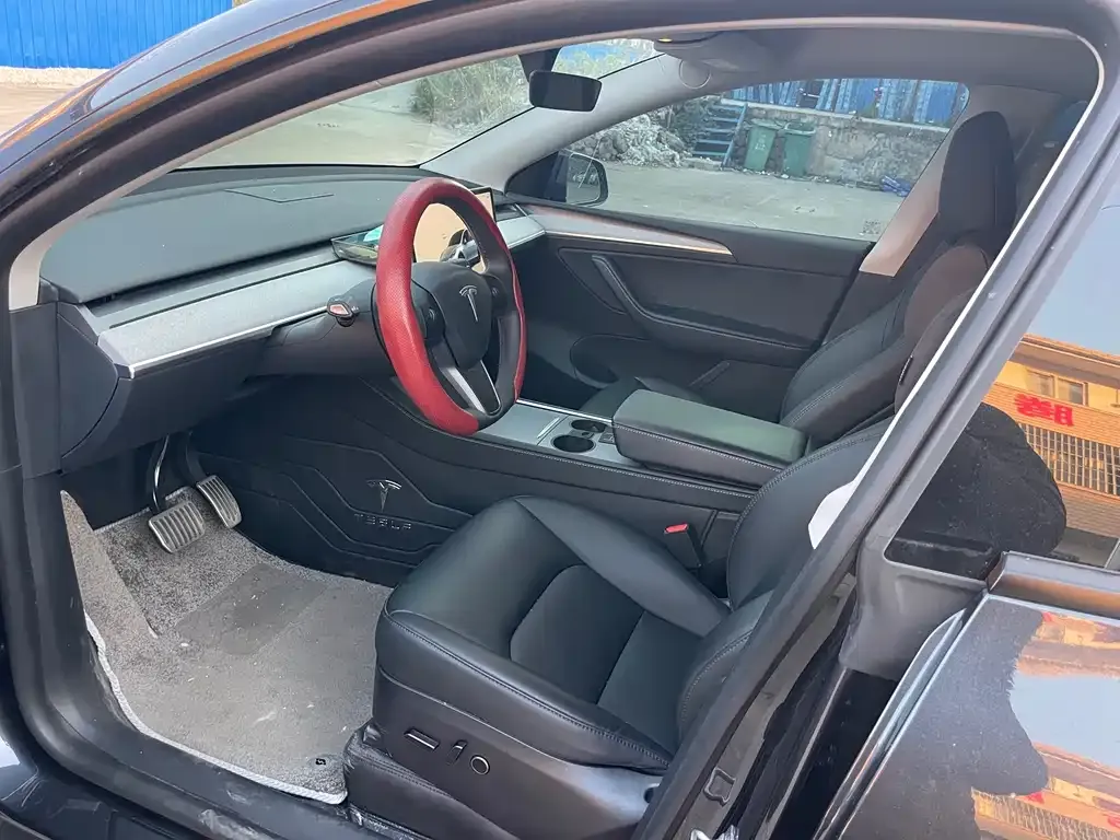 Tesla Model Y 2024 из CN, фото 3