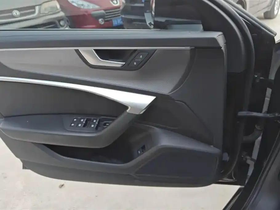 Audi A6L 2022 из CN, фото 5