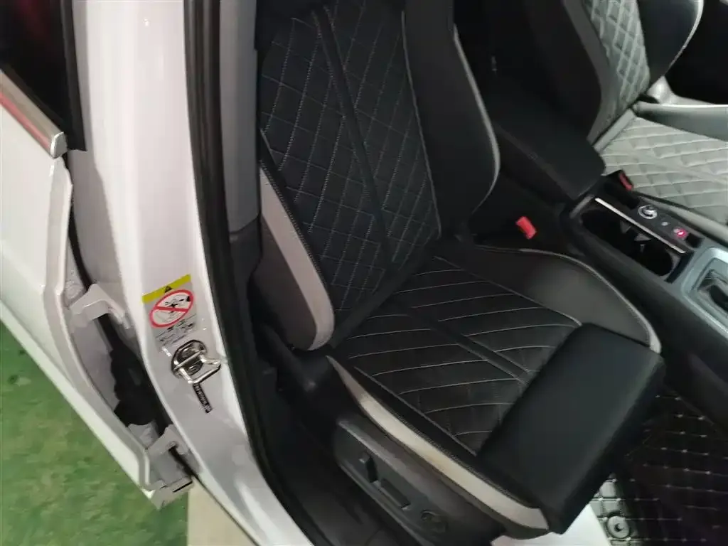 Audi Q3 2024 из CN, фото 4