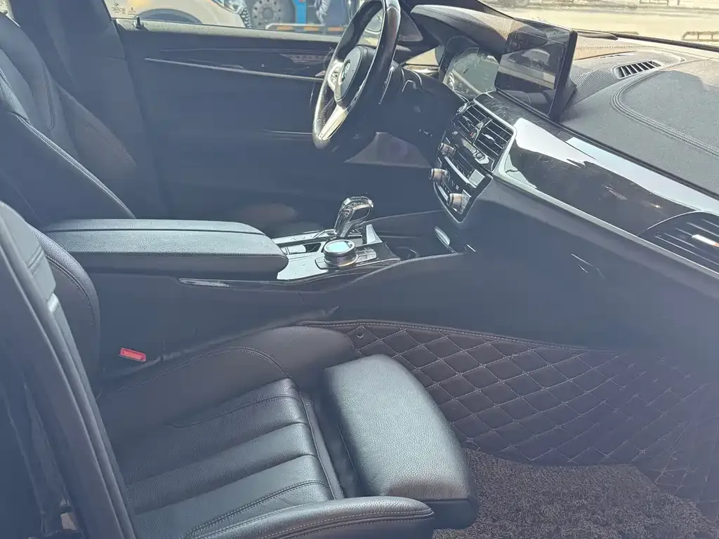 BMW 6 Series GT 2022 из CN, фото 8
