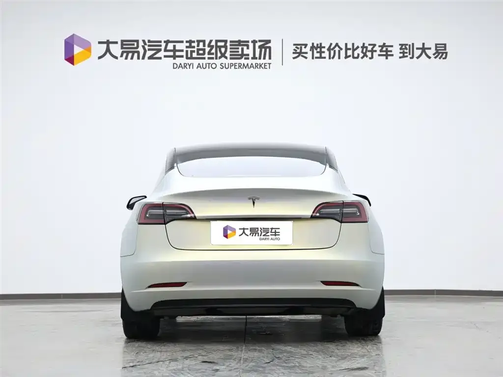 Tesla Model 3 — фото 3