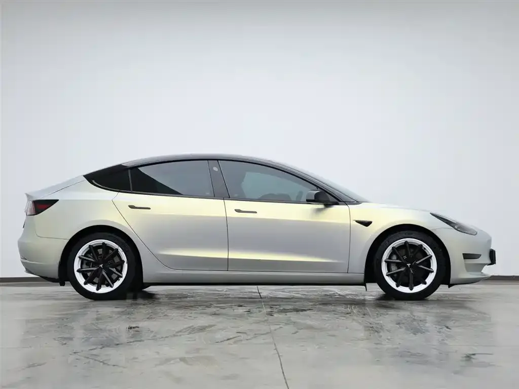 Tesla Model 3 — фото 5