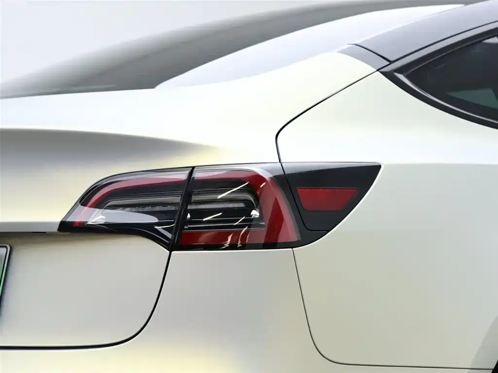 Tesla Model 3 — фото 6