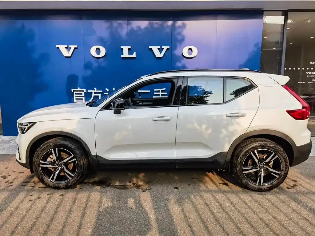 Volvo XC40 2024 из CN, фото 4