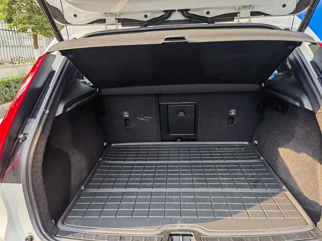 Volvo XC40 2024 из CN, фото 7