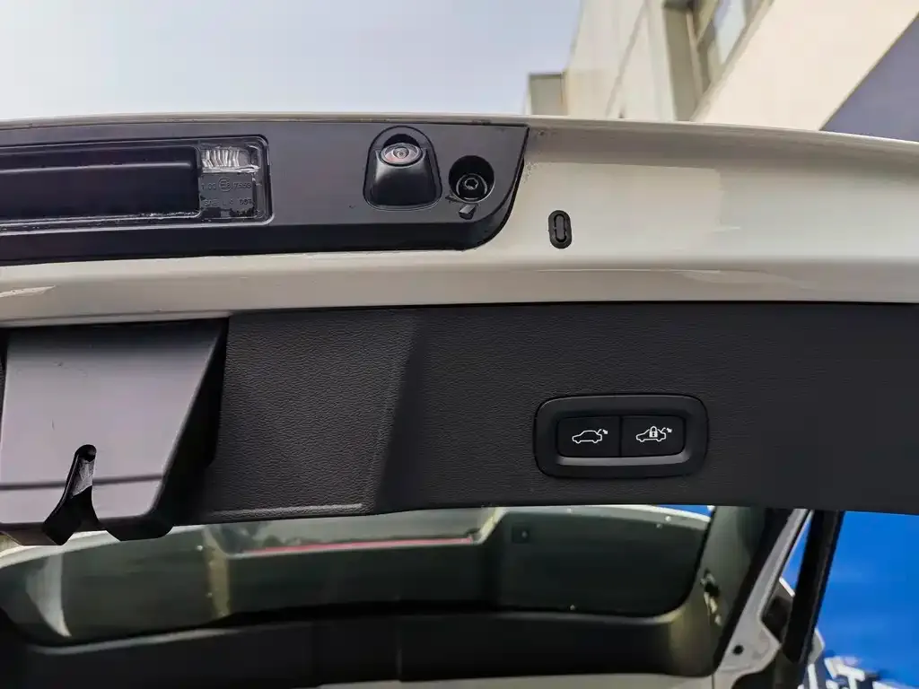 Volvo XC40 2024 из CN, фото 3