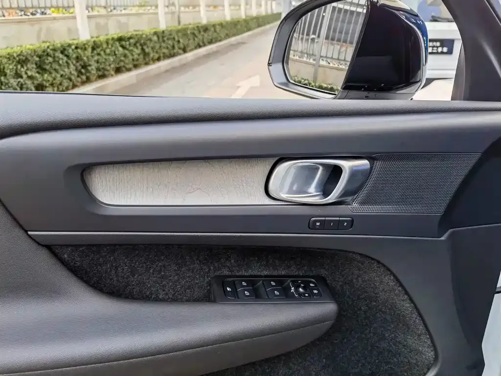 Volvo XC40 2024 из CN, фото 6