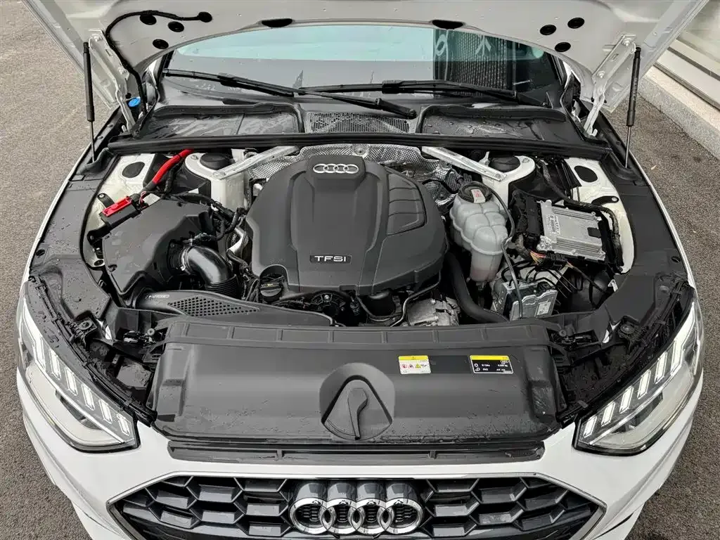 Audi A4L 2023 из CN, фото 10