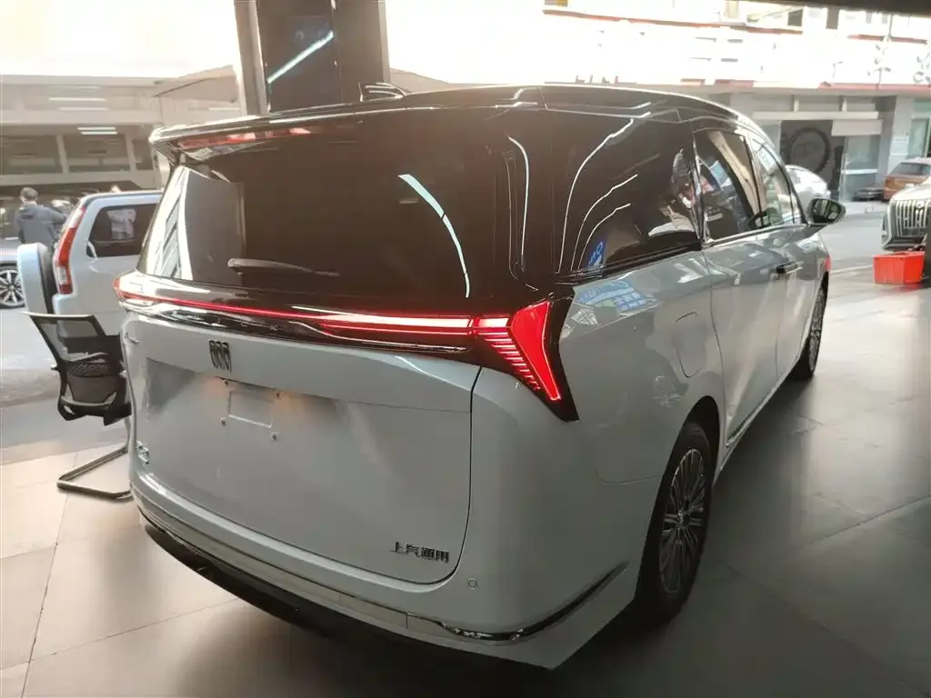 Buick GL8 Hybrid 2024 из CN, фото 6