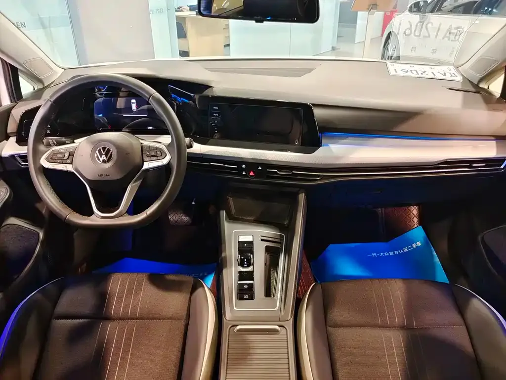 Volkswagen Golf 2024 из CN, фото 6
