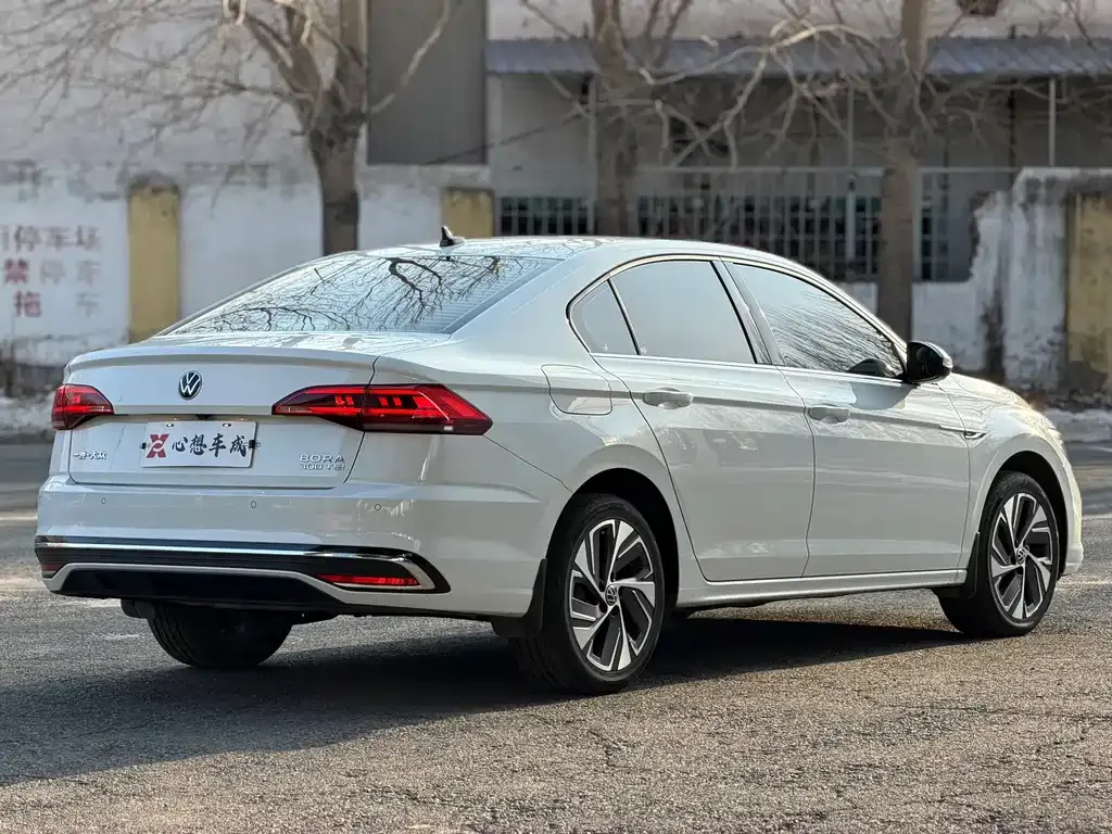 Volkswagen Bora 2023 из CN, фото 8