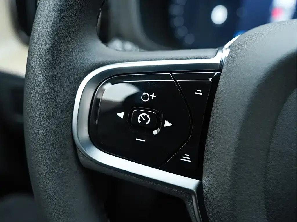 Volvo XC60 — фото 4