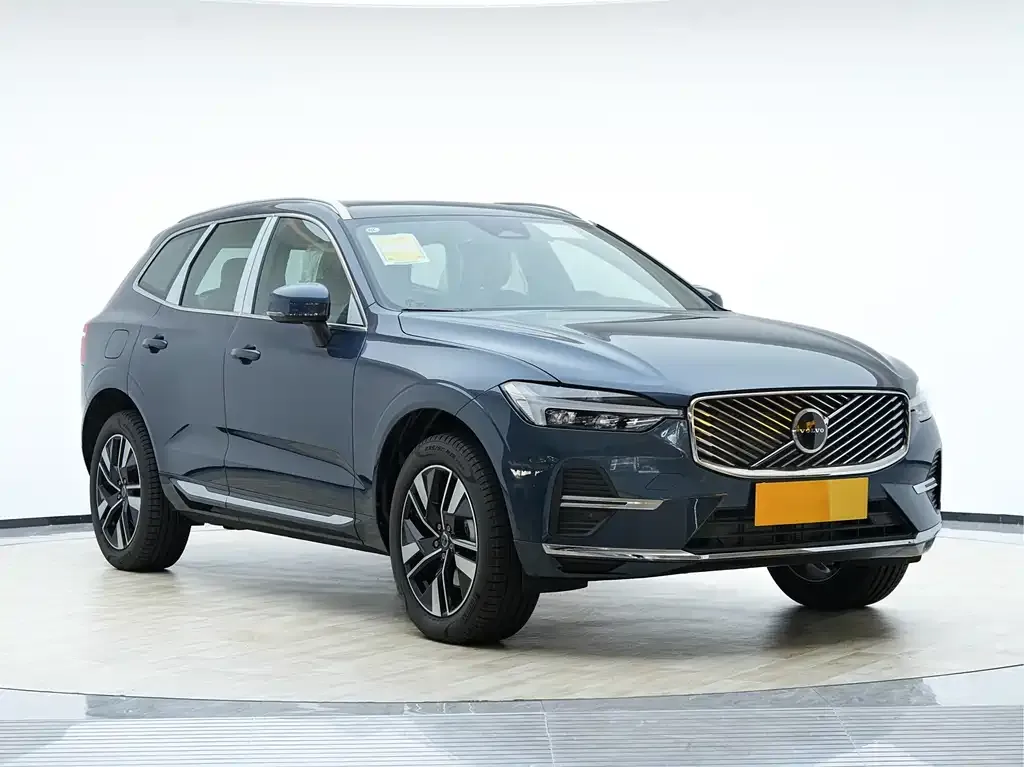 Volvo XC60 — фото 8