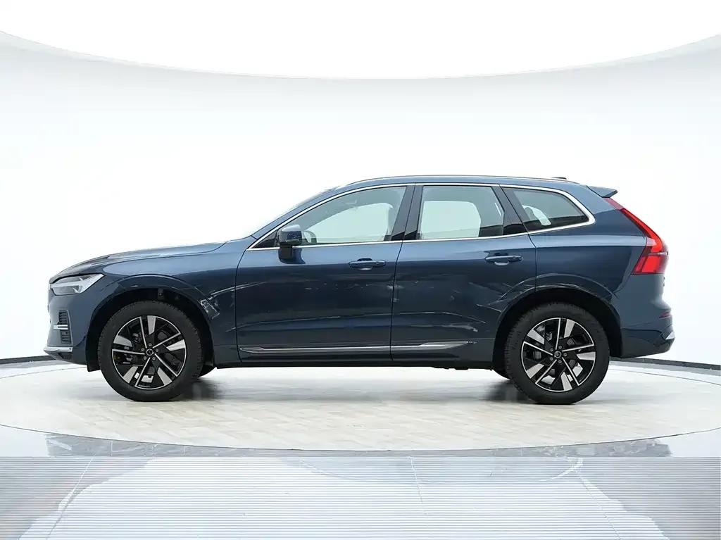Volvo XC60 — фото 6