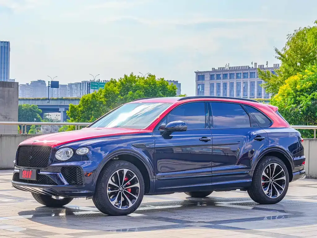Bentley Bentayga 2023 из CN, фото 1