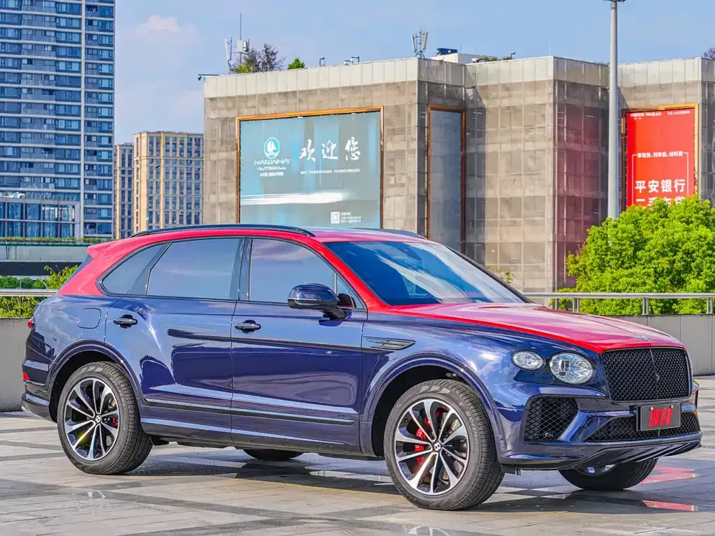 Bentley Bentayga 2023 из CN, фото 10