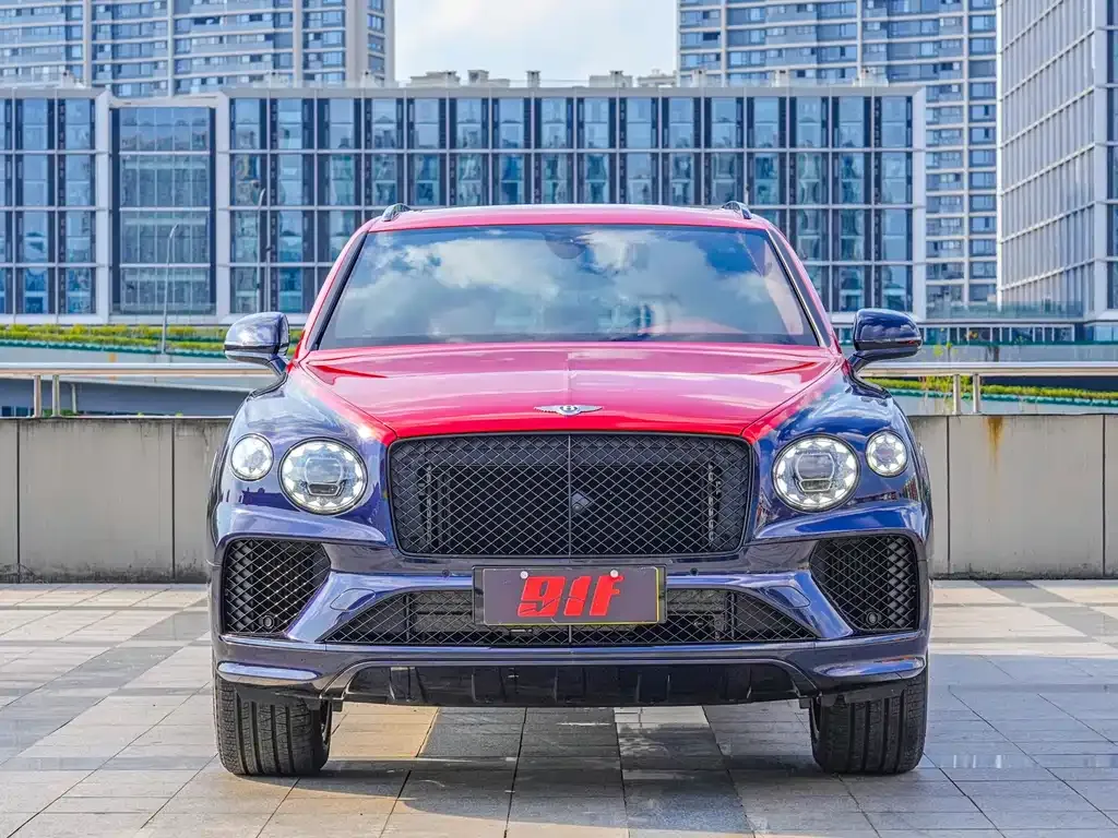 Bentley Bentayga 2023 из CN, фото 5