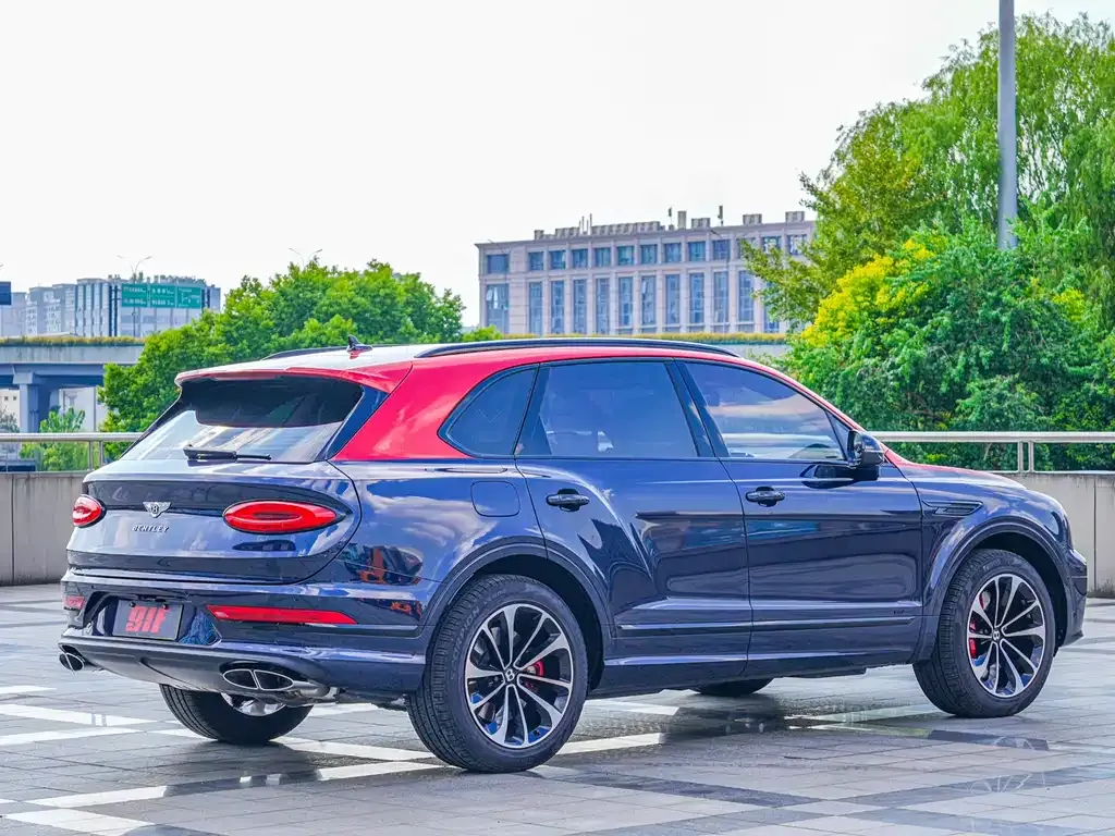 Bentley Bentayga 2023 из CN, фото 3