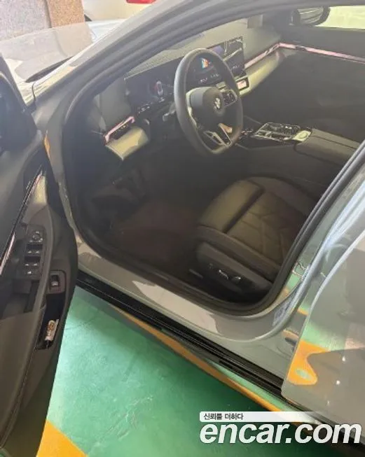 BMW 5-Series 2025 из KR, фото 4