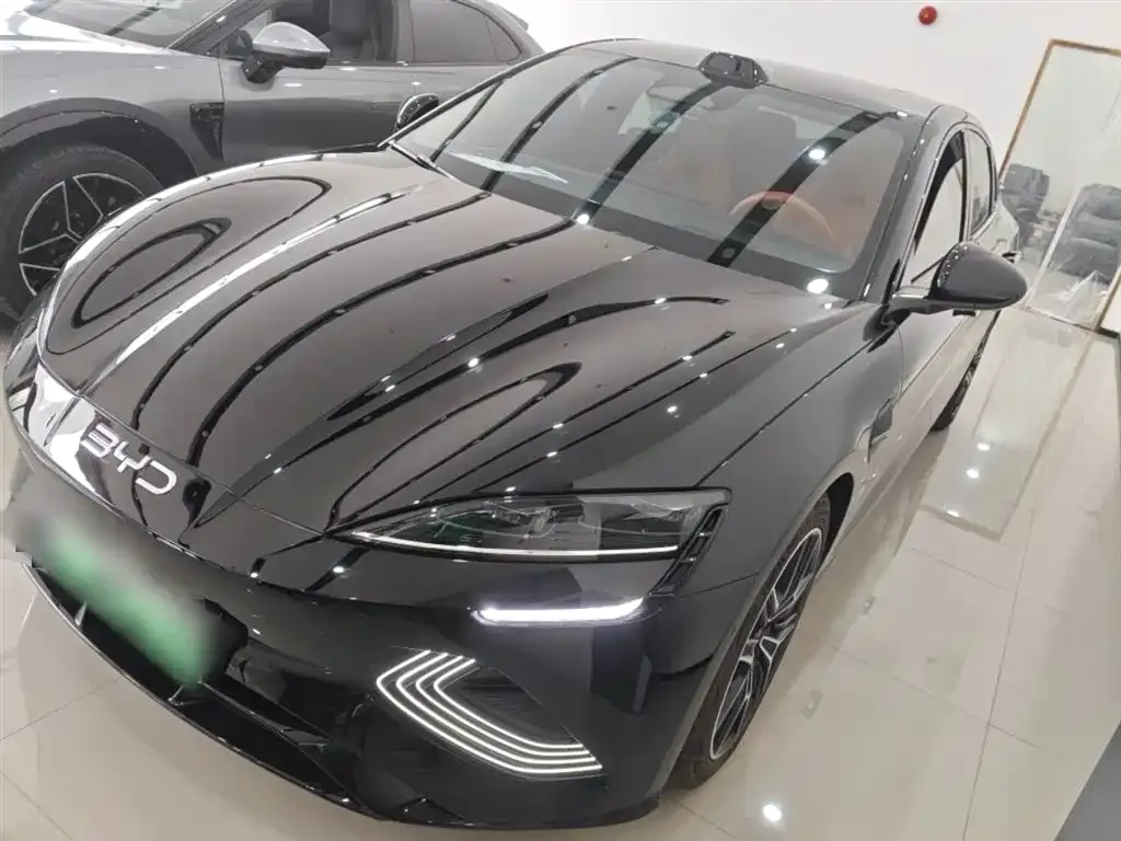 BYD Seal — фото 1