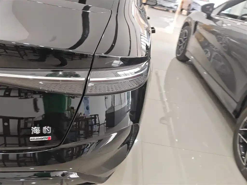 BYD Seal — фото 8