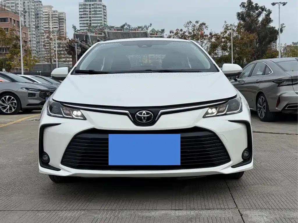 Toyota Corolla — фото 10