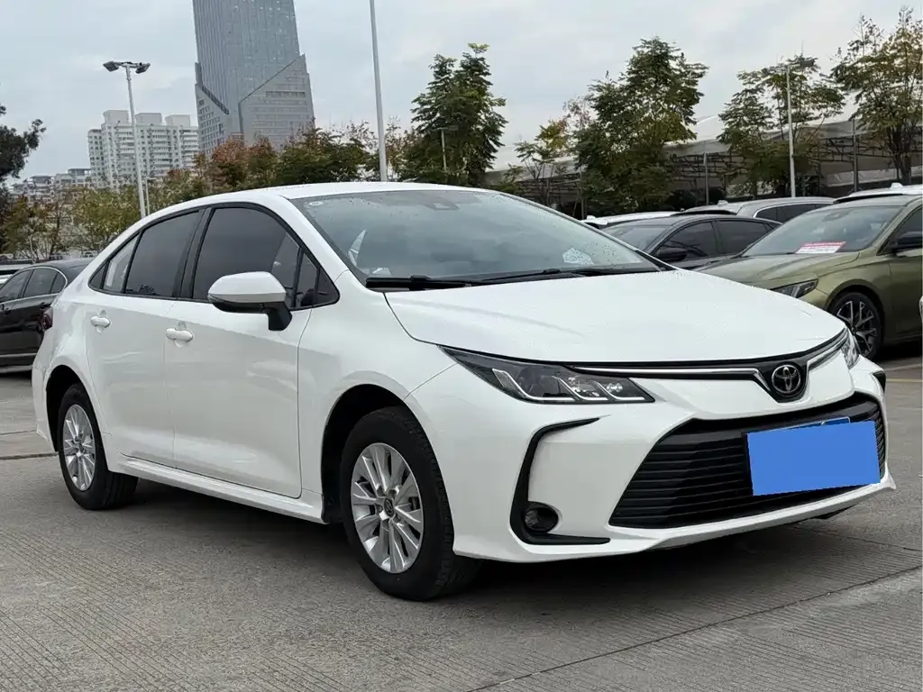 Toyota Corolla — фото 4