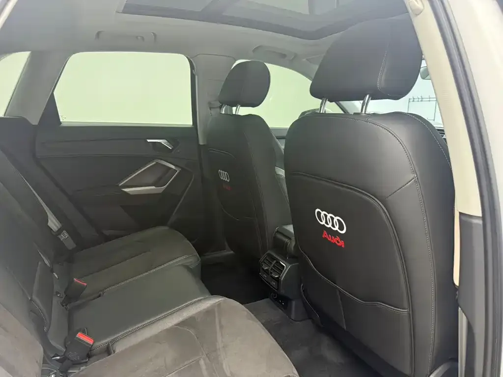 Audi Q3 2021 из CN, фото 8