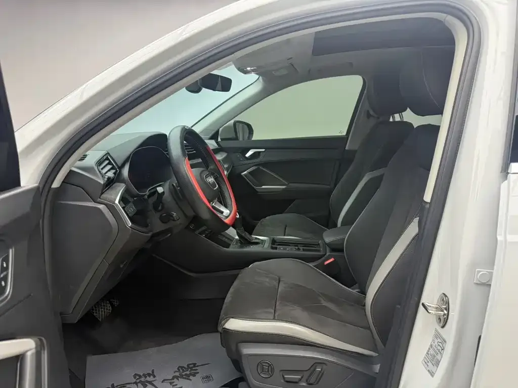 Audi Q3 2021 из CN, фото 7