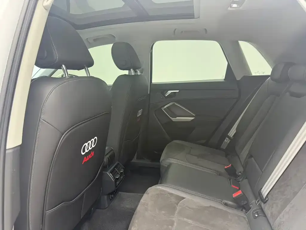Audi Q3 2021 из CN, фото 5