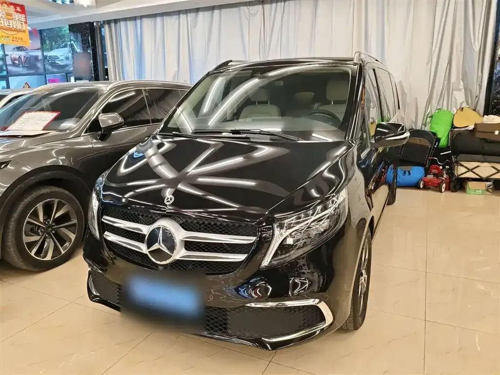 Mercedes-Benz V-Class 2023 из CN, фото 1