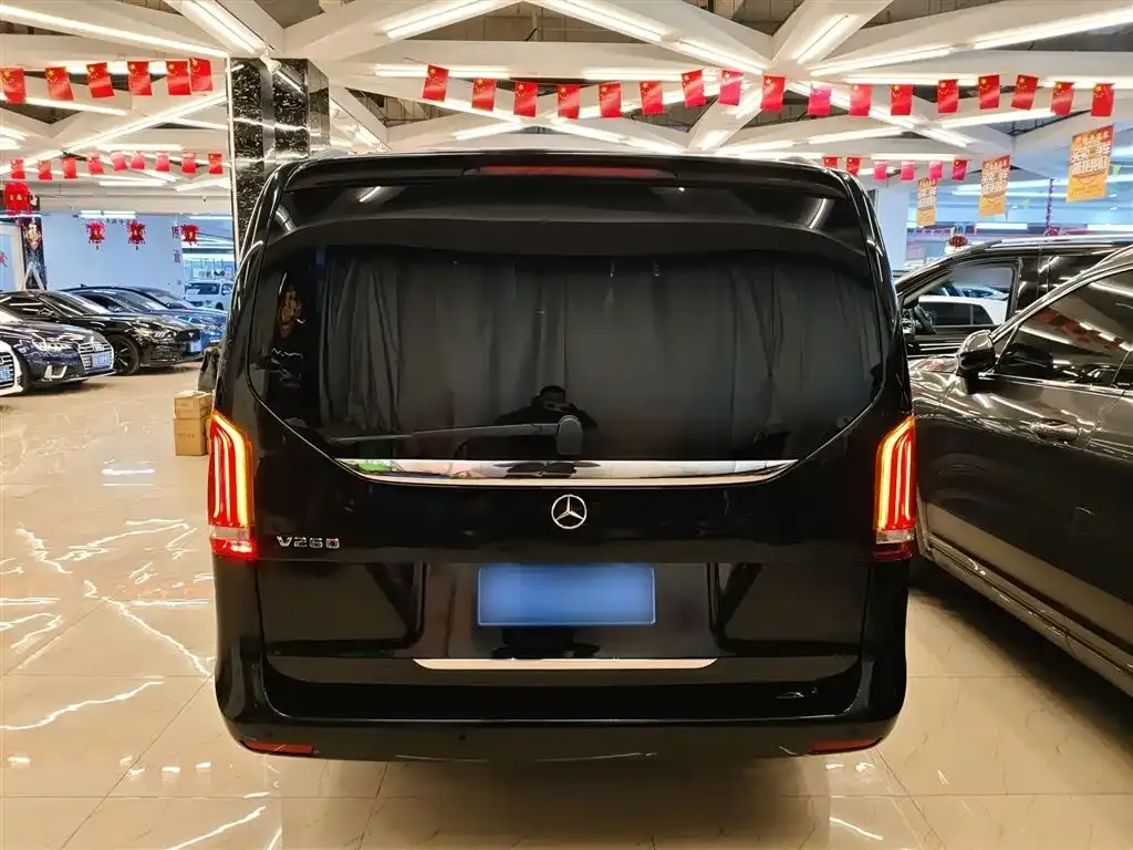 Mercedes-Benz V-Class 2023 из CN, фото 8