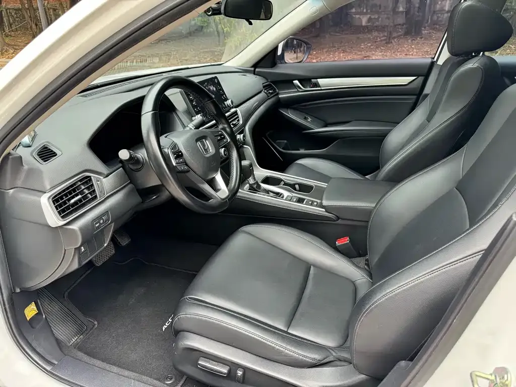 Honda Accord — фото 10